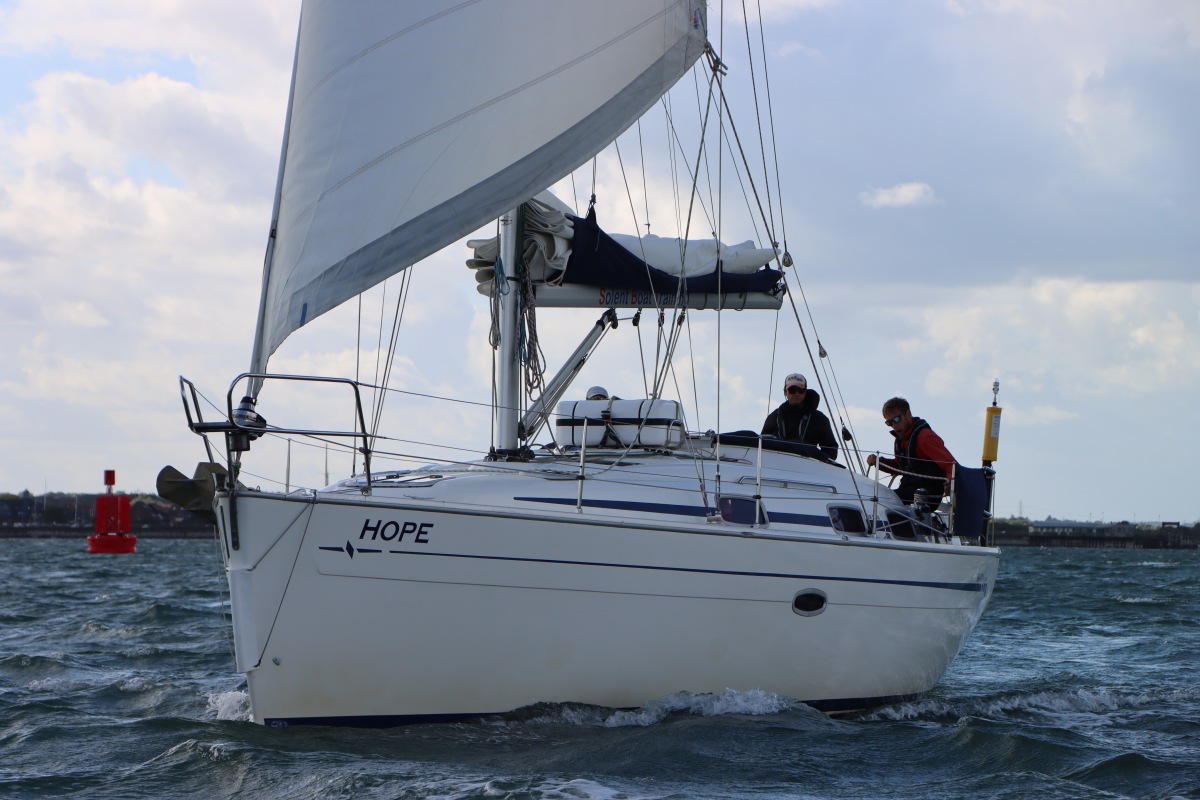 5 CLEAR Reasons to Choose Solent Boat Training